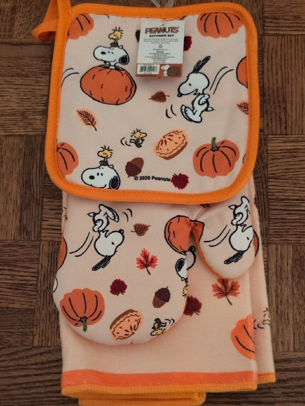 Peanuts Orange and Cream Pumpkin Snoopy Oven Mitt & Pot Holder Set